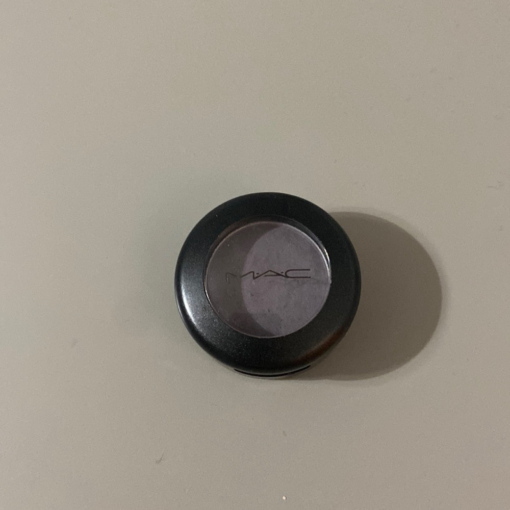 MAC Eyeshadow Scene